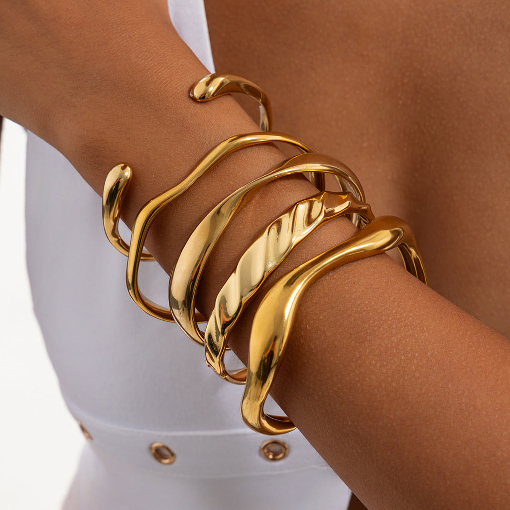Glossy Hammered Bracelet