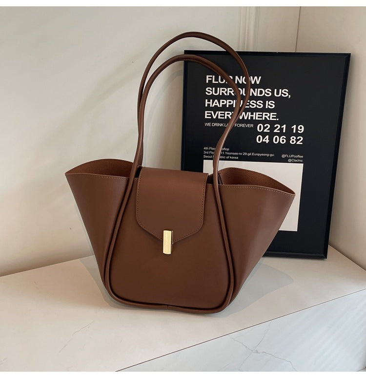 Versatile Commuter Shoulder Bag