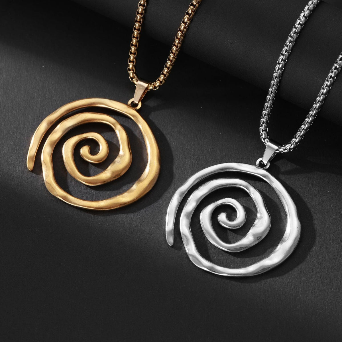 Swirl-thread Necklace