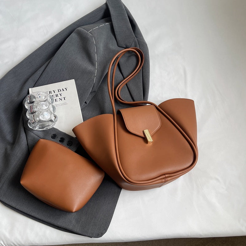 Versatile Commuter Shoulder Bag