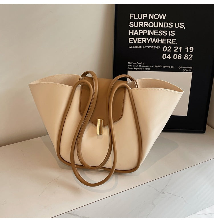 Versatile Commuter Shoulder Bag