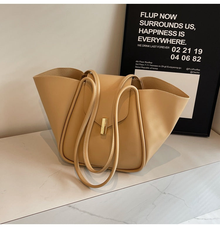 Versatile Commuter Shoulder Bag