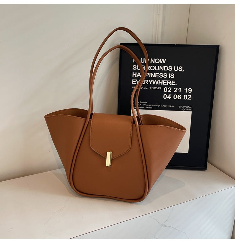 Versatile Commuter Shoulder Bag